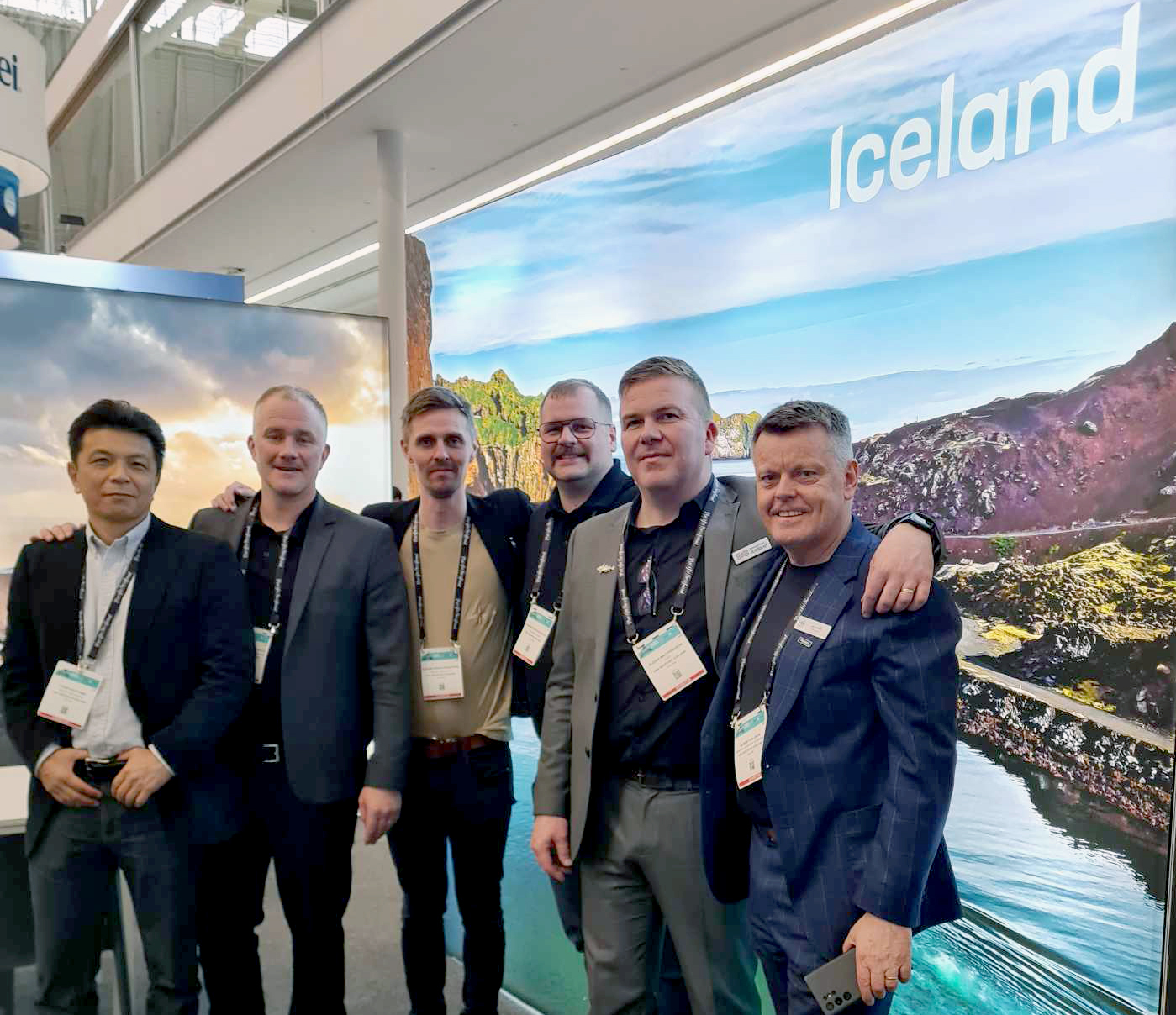 Yohei Kitayama, sölustjóri VSV í Japan; Gunnar Helgi Hálfdánsson, sölu- og verkefnastjóri Leo Seafood; Bjarni Rúnar Einarsson, framkvæmdastjóri Leo Seafood; Sverrir Örn Sverrisson,nýr framkvæmdastjóri Marhólma; Björn Matthíasson, rekstrarstjóri VSV Seafood Iceland og Albert Erluson, framkvæmdastjóri Hólmaskers.